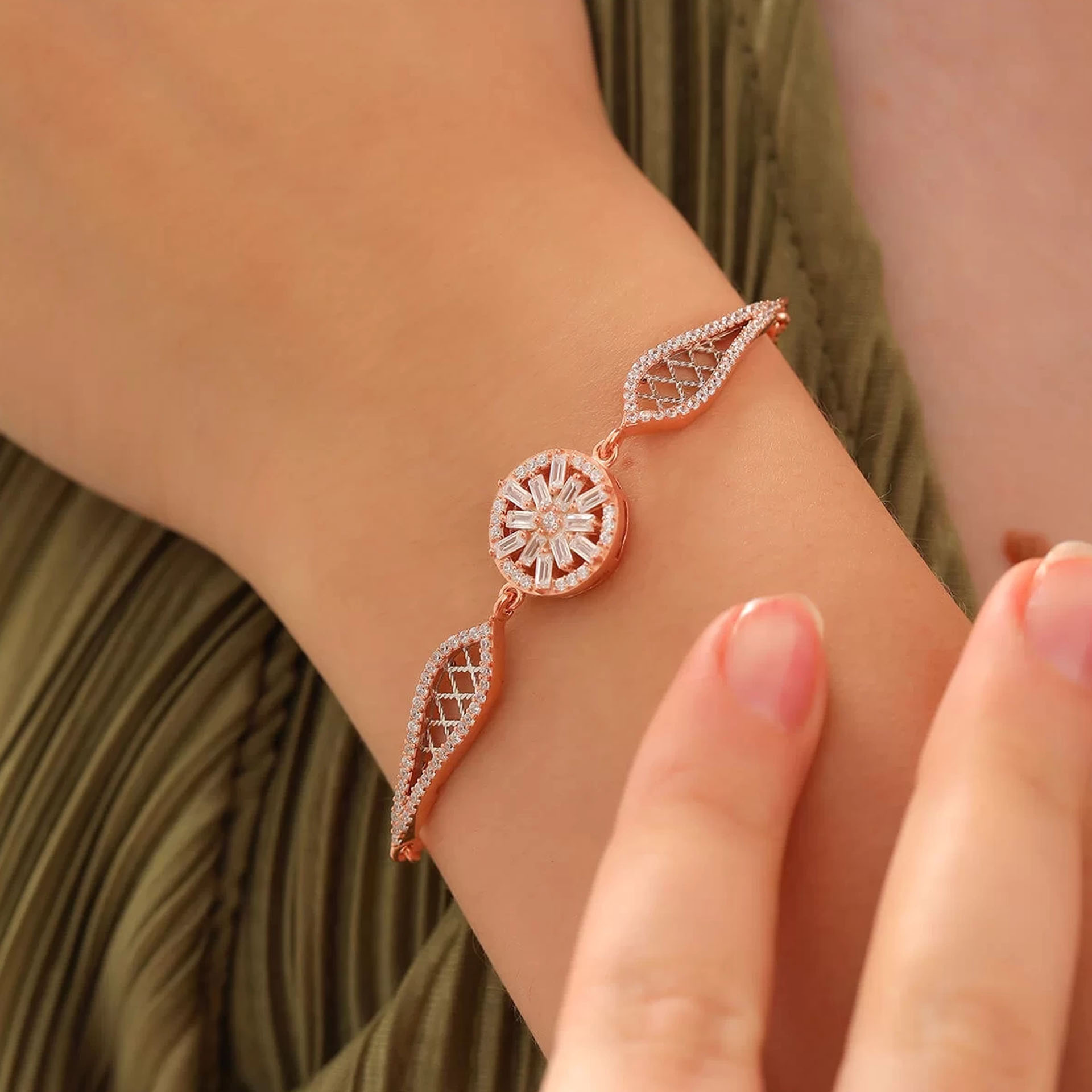İpek Silver 925 Ayar Zirkon Taşı Süslemeli Örgü Model Gümüş Bileklik Rose EBO582