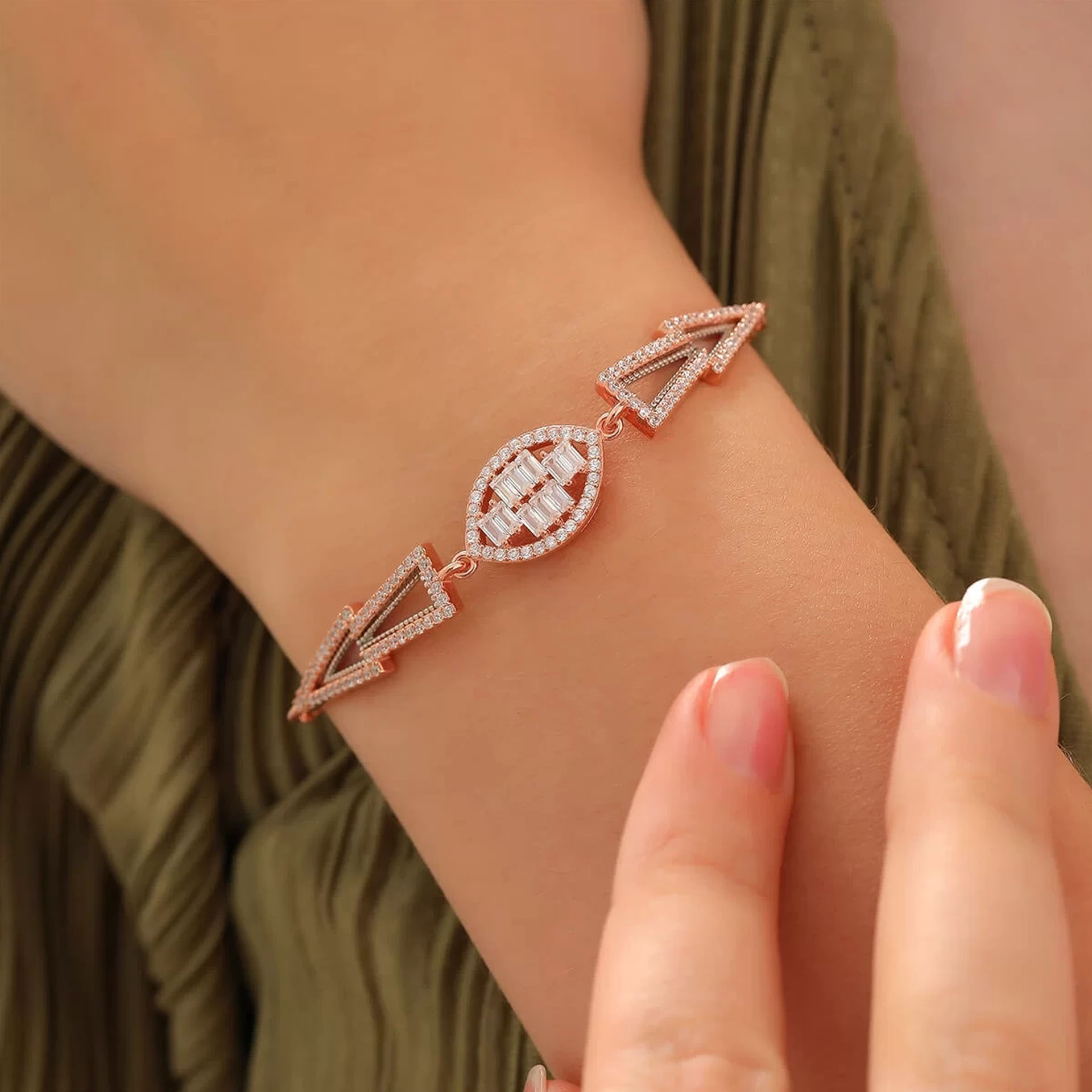 İpek Silver 925 Ayar Gümüş Zirkon Taşlı Şık Bileklik Rose EBO585