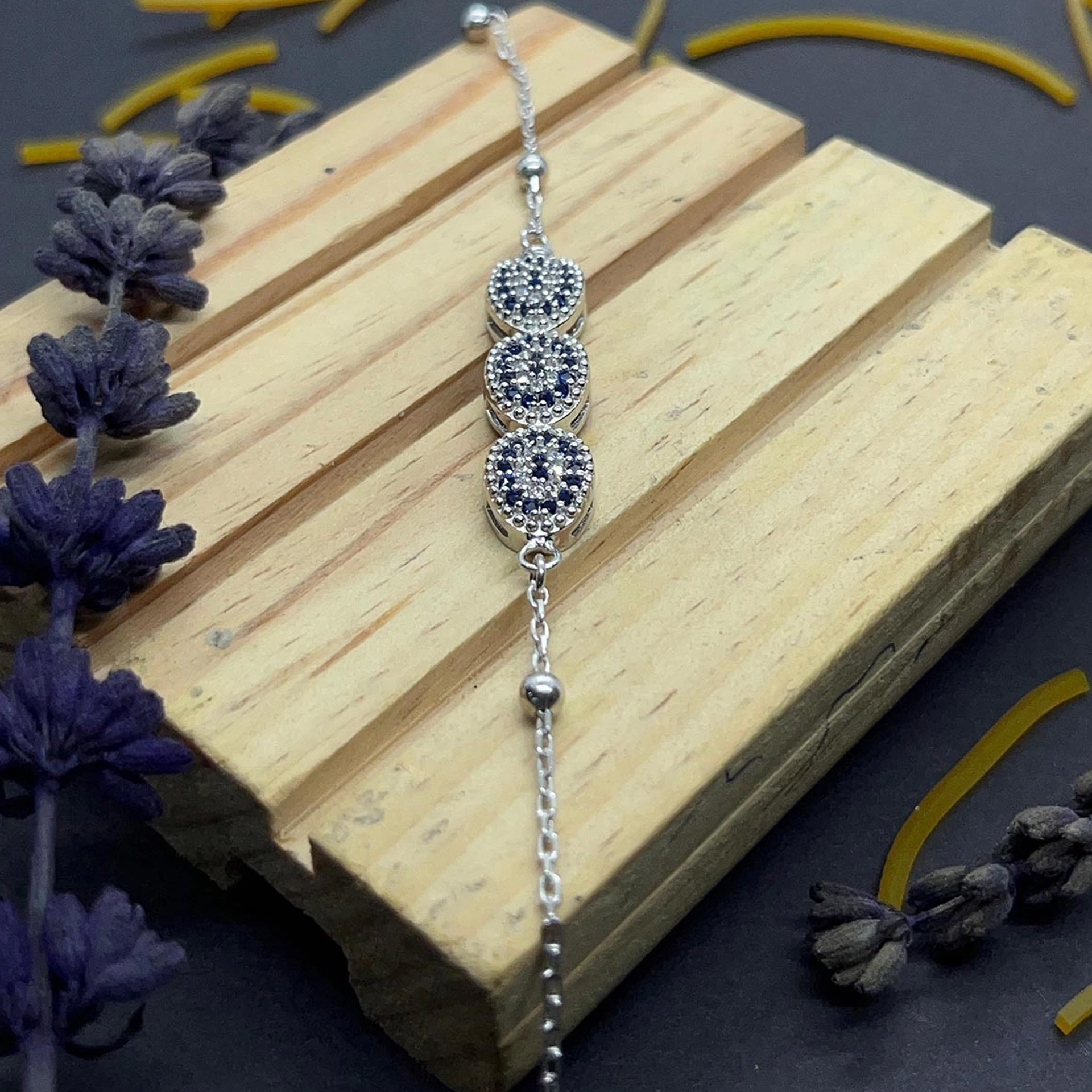 İpek Silver 925 Ayar Gümüş Nazar Boncuğu Modelli Zirkon Taşlı Kadın Bileklik EBO728
