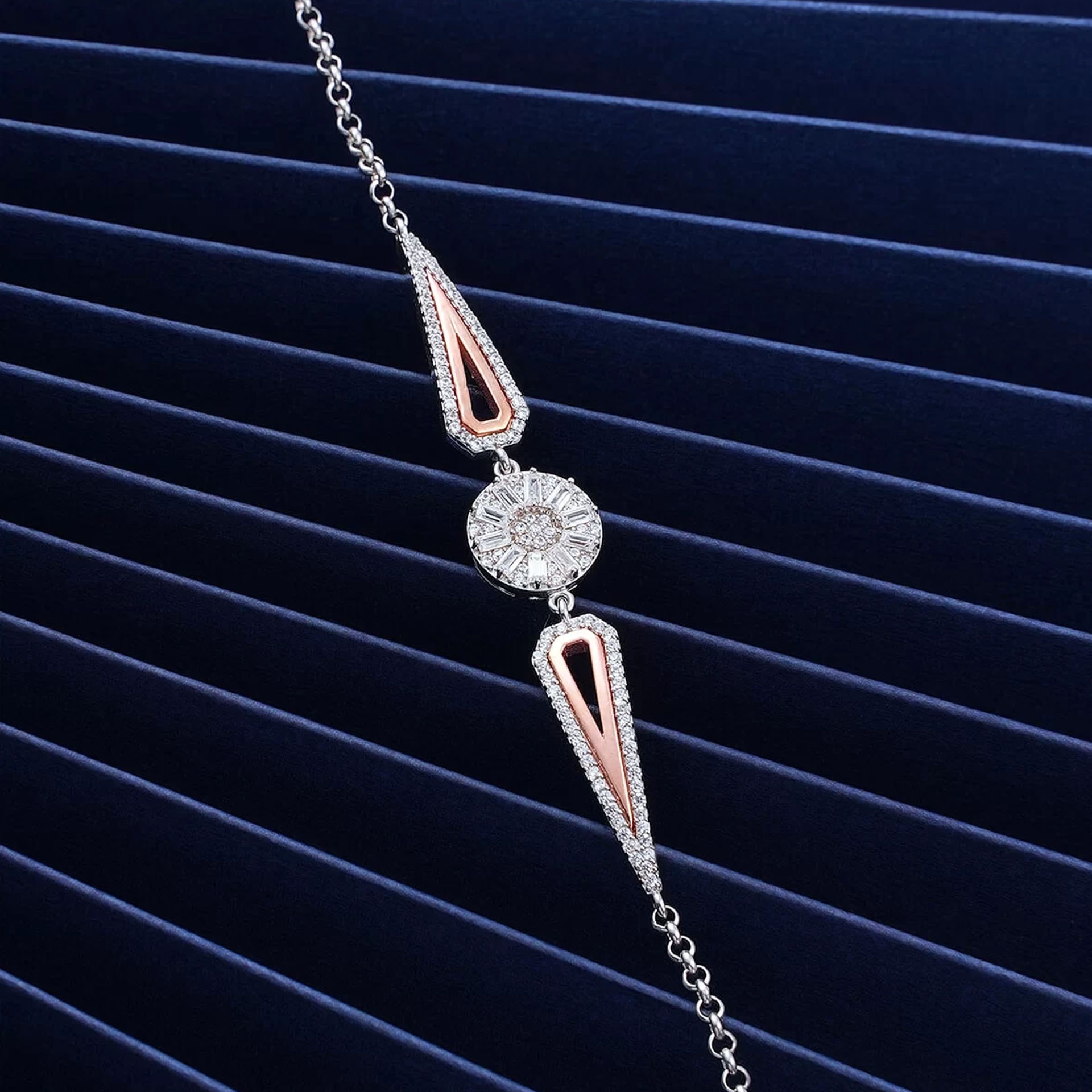 İpek Silver 925 Ayar Zirkon Taşlı Zarif Bileklik Silver ESBO466