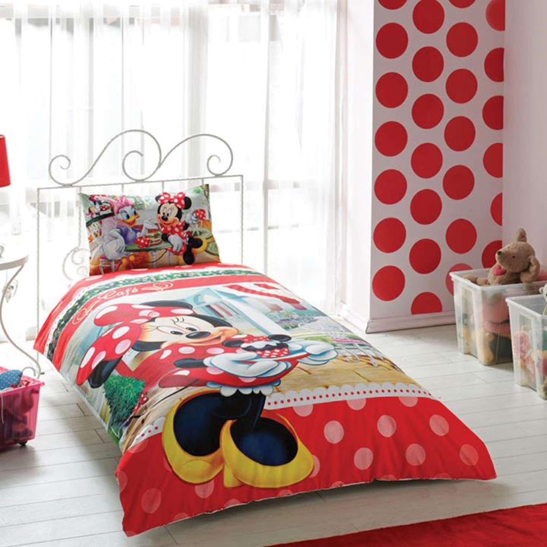 Taç Lisanslı Disney Minnie Tea Time Yatak Örtüsü