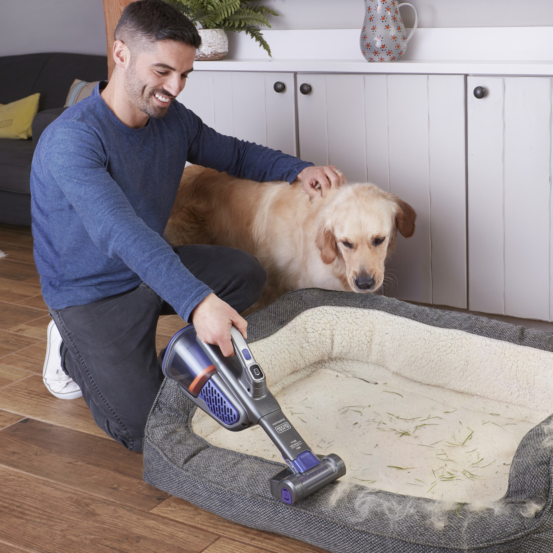 Black & Decker BHHV520BFP-QW 18V Şarjlı Standard Girişli Pet Başlıklı El Süpürgesi