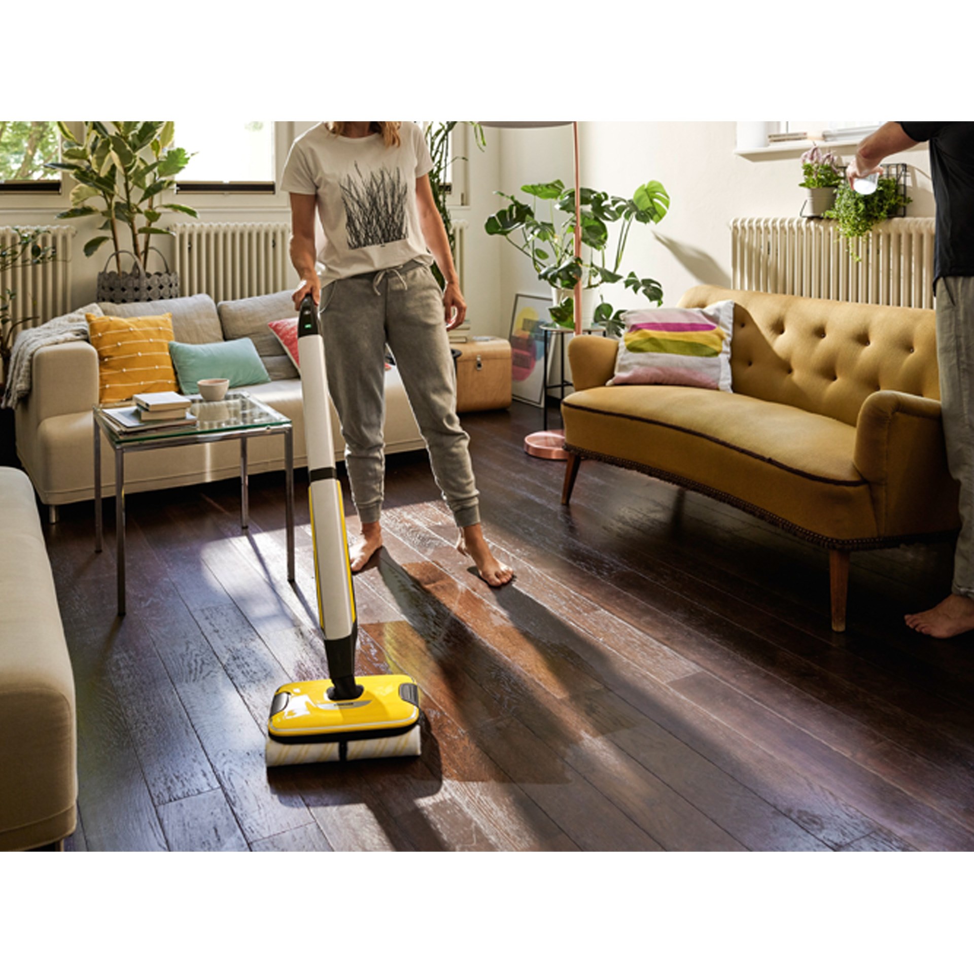 Karcher FC 7 Cordless Dikey Şarjlı Sert Zemin Temizleme Makinesi (Teşhir Ürünü)